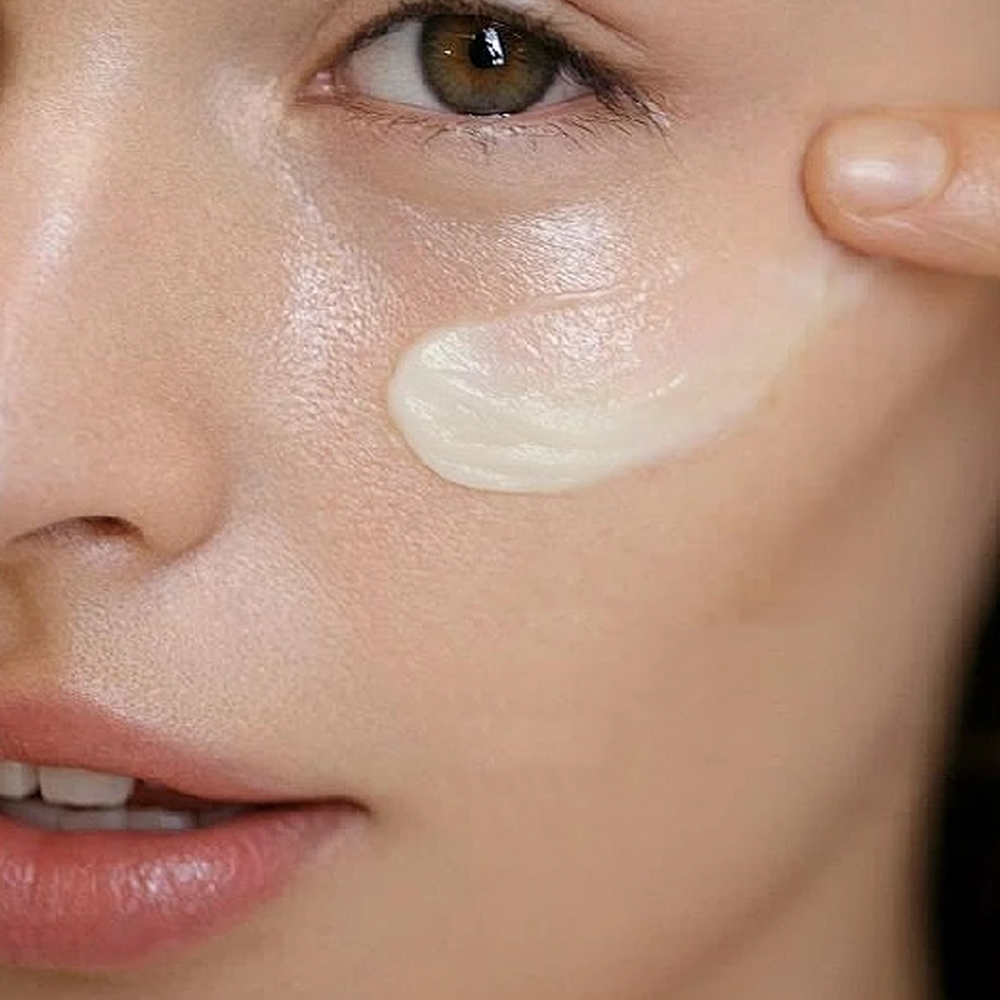 Revitalize your eyes with PHISYA Total Eye Lift Cream, an anti-aging treatment that firms, brightens, and reduces wrinkles for a youthful glow.